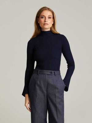 Andiata Delinas pooloneule