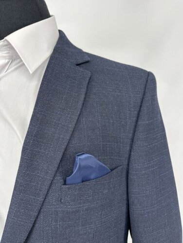 LOOIS tummansininen kuosillinen bleiseri 