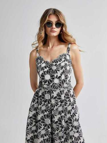 Andiata Adalia mekko musta