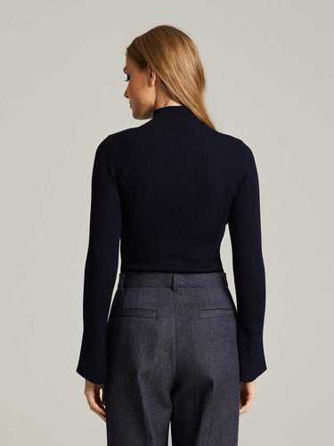 Andiata Delinas pooloneule