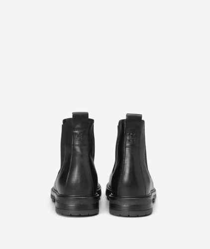 Marco O Polo musta nahkanilkkuri