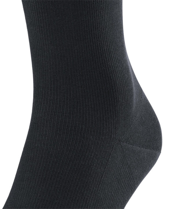 FALKE musta lentosukka ultra energizing - Image 3
